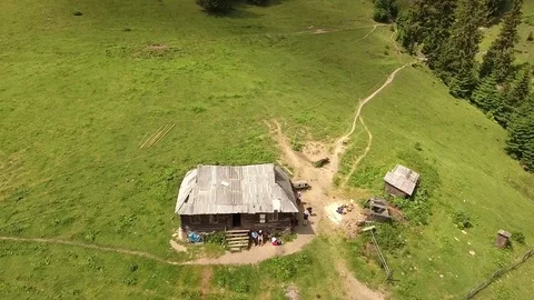 Old cabin in the mountains Stock-Footage 82746813