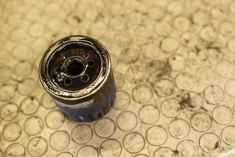 Old Car Engine Oil Filter 스톡 사진