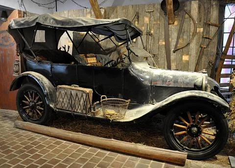 Old car Stock Photos