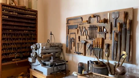 Old carpenter workshop Vídeo Stock 253261579
