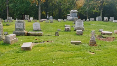 An old cemetery on a cloudy day. Lockport, United States Stockbeeldmateriaal 98227925