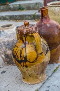 Old ceramic jars Stockfoto's
