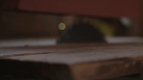 Old chainsaw Stockbeeldmateriaal 89534490