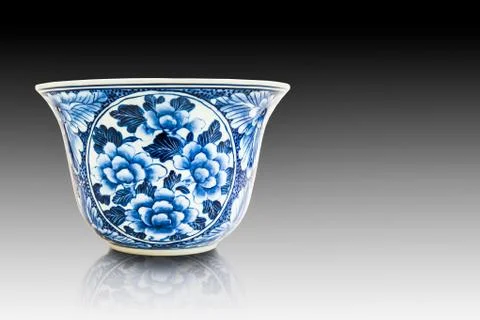 Old chinese flowers pattern style painting on the ceramic bowl Stock Illustration