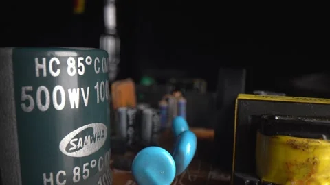 Old circuit board &amp; components, forward reveal, 4k 스톡 동영상 150258945