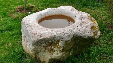 Old classical marble carved stone chute 库存影片 87714883