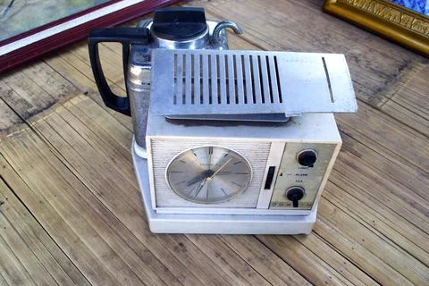 Old clock that has been damaged Stock Photos