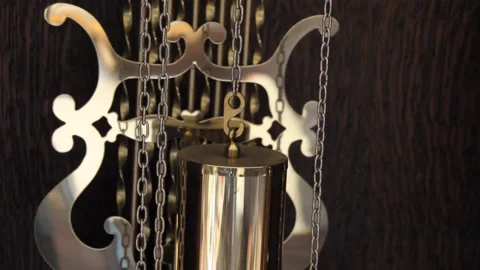 Old Clock Pendulum Vídeo Stock 136048906