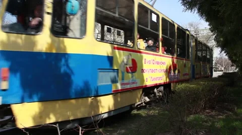 An old coloured tram 動画素材 61588593