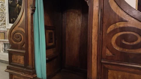 Old confessional in church interior 스톡 동영상 322656327