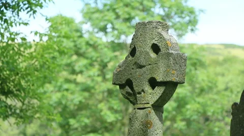 Old cross gravestone Stock Footage 40720735