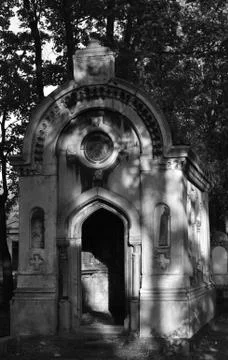 Old crypt on cemetery. Fotos de archivo
