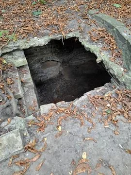 Old crypt or burial vault on Mount Khorevitsa in the old Podil district, Kyiv Fotos de archivo