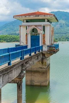 The old dam. 库存照片