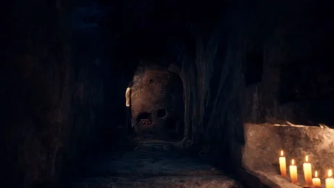 Old dark catacombs with candles 動画素材 173815776