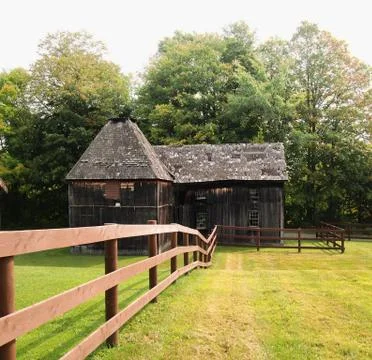 Old delapidated barn Stock Photos