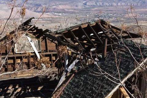 Old derelict housthe that really needs a new roof. Jerome, Arizona. Stock Photos