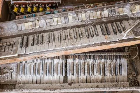 Old destroyed synthesizer 写真素材