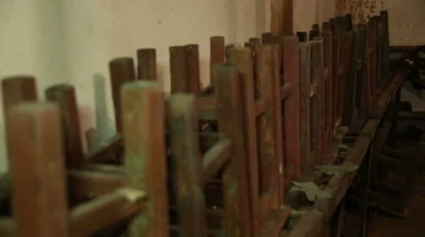 Old dirty stools Vídeos de archivo 32864772