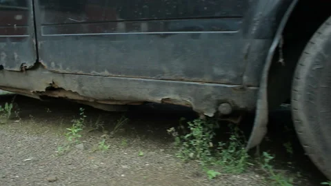 Old disassembled car. Video stock 93009638