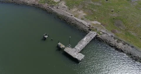 Old dock dron flydown Stockbeeldmateriaal 136135219
