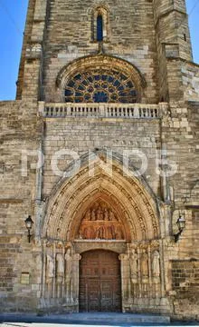 Old door of burgos cathedral Stock Photos