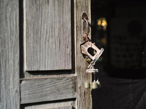 Old door with ring knocker Stock-Fotos
