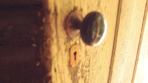 Old door tight shot Vídeos de archivo 54557158