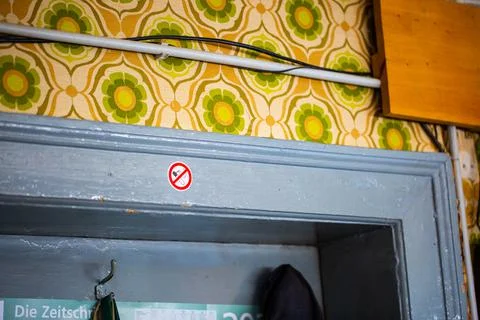 Old door in a workshop Stock Photos