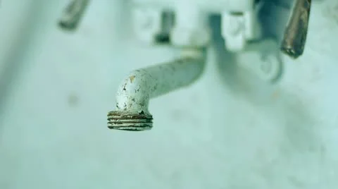 Old Dripping Faucet Video stock 20483934
