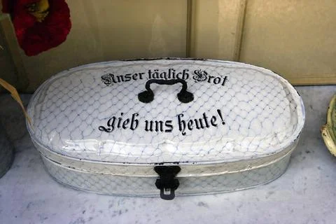 Old-fashioned bread box, Brotkasten old-fashioned bread box, Brotkasten Co... Fotos de archivo