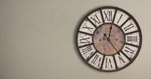Old fashioned clock on the wall, timelapse 12H  Video stock 55783955