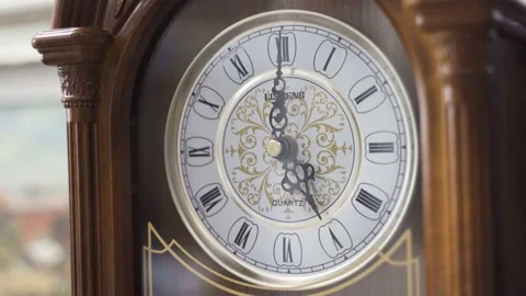An old-fashioned seat clock.time lapses Stock Footage 162653439