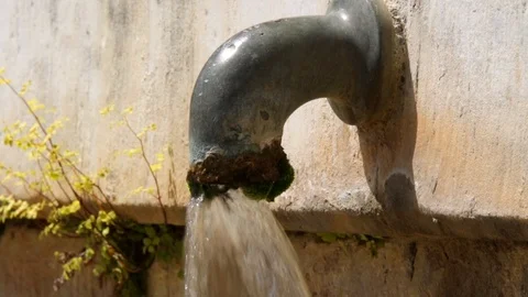 Old Faucet water running Stock Footage 99954888