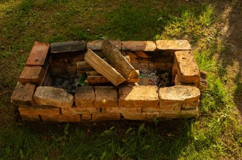 Old fireplace, grill with bricks BBQ Foto stock