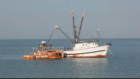 Old fishing trawler 库存影片 10700446