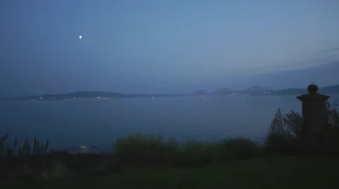 The old Forth Bridge in the evening 스톡 동영상 56911576