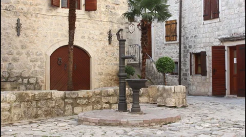 Old fountain Video stock 32927617