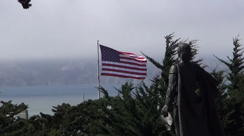 Old Glory waves over San Francisco Bay Vídeos de archivo 56296064