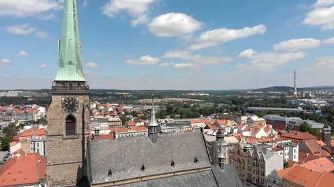 Old gothic cathedral. czech castles video from the drone. Vídeos de archivo 112988907