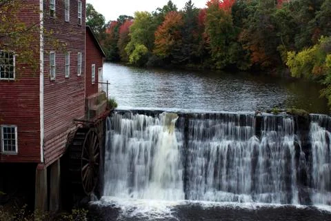 Old grain mill 库存照片