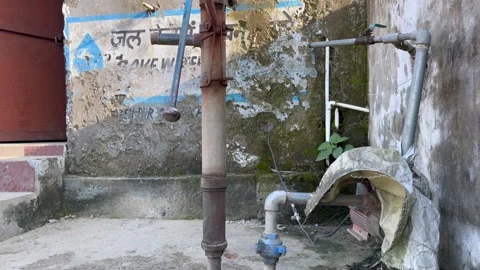 Old hand pump Video stock 322934671