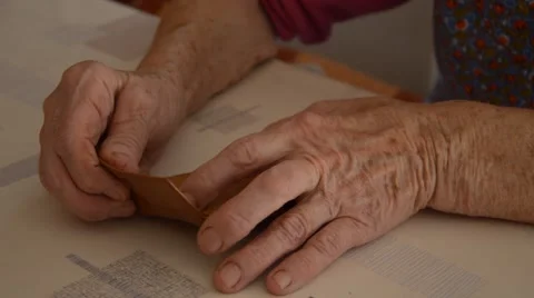 Old hands and empty wallet Stock Footage 43050707