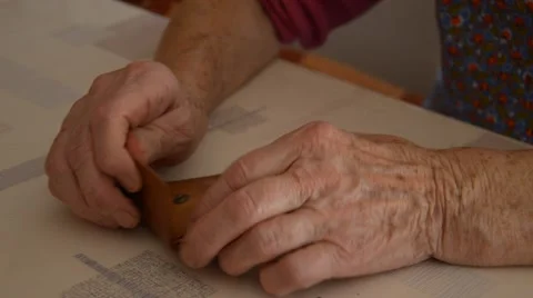 Old hands and empty wallet Stock Footage 43050750