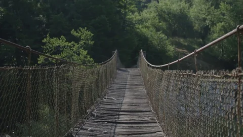 Old hanging bridge 動画素材 89866588