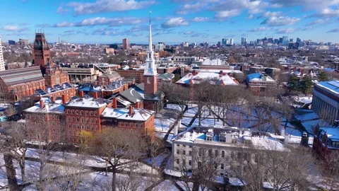 Old Harvard Yard aerial view, Cambridge, MA, USA Vidéo 330535198