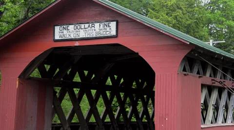 Old historic red old Covered Bridge in Taftsville Vermont Stock-Footage 37207327