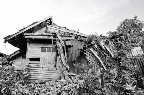 Old house collapsing from time. Foto stock