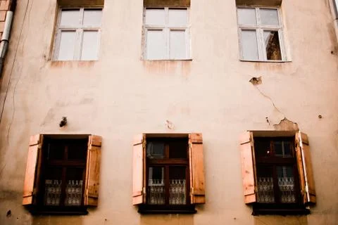 Old house with dark windows covered with twilight. Lviv, Ukraine Foto stock