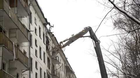 The old house demolitions. Vidéo 104843615